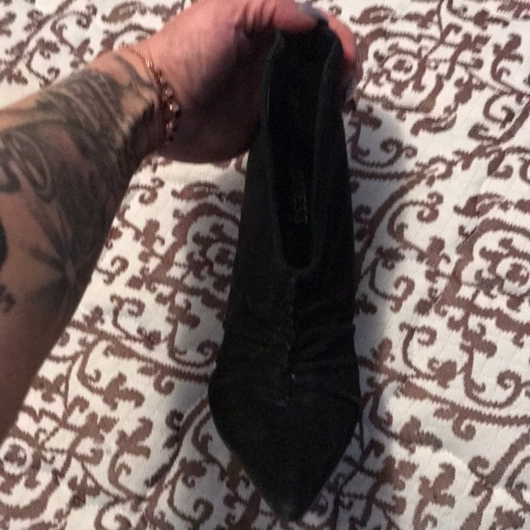 Guess booties - Picture 3 of 5